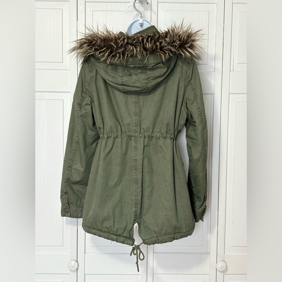Anorak Military Parka Jacket with fur trimmed hood (Size Large) - Picture 4 of 7